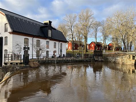 Färdigställ cykelvägen till Ulva Kvarn .